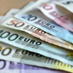 Euro: (Sursa: Image by martaposemuckel from Pixabay)